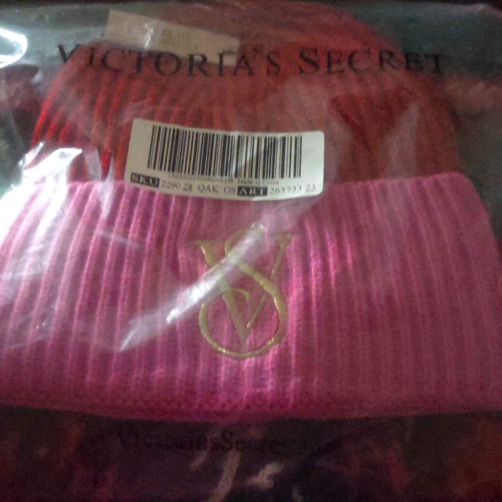 Hat and scarf set Victoria Secret